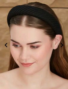 Chic Black Twisted Headband