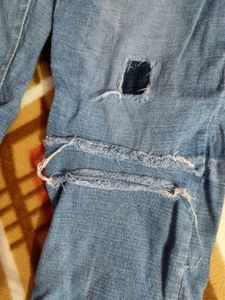 Stylish Ragged  Blue Denim Jeans