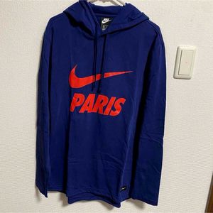 Nike Paris Hoodie 🇩🇪