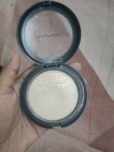 MAC Highlighter Extra Dimension Skinfinish
