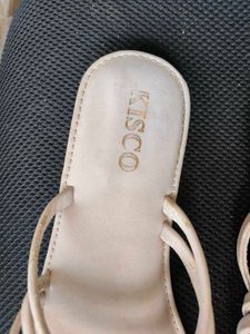 KISCO Strappy Flat Sandals