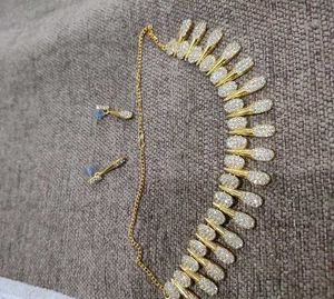 Elegant Graceful Gold Jewelry Set