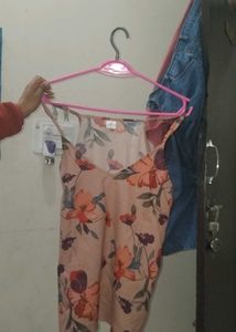Floral Print Sleeveless Top