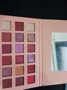 combo eyeshadow palette