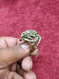 Unique Alien Ring