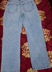 Supr'e Denim Ripped Jeans