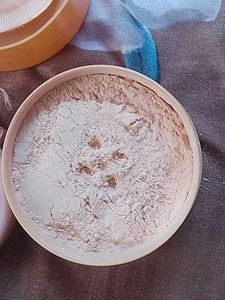 Pond's face powder and Blue heaven compact