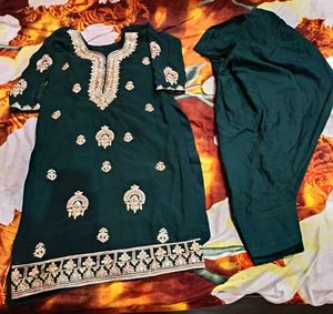 Elegant Green Embroidered Kurta Set
