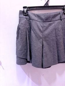 Chic Grey Pleated Skort