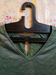 🇳🇿💫🎀Stylish V-Neck bottle green Top