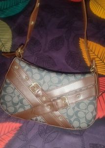 Stylish Shoulder Bag with Buckle Detail