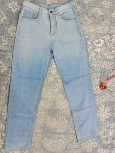 Light Wash Relaxed Fit Jeans