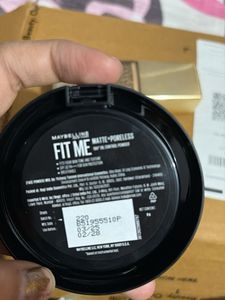 Lakme 9 to 5 Aqua Matte Foundation