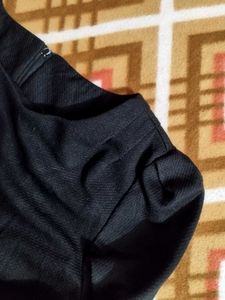 Semi- Winter Black classic Top
