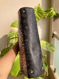 Chic Snakeskin Handbag