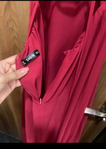 kkPrice Reduction. SEXY SHEIN RED BACLESS GOWN/ DR