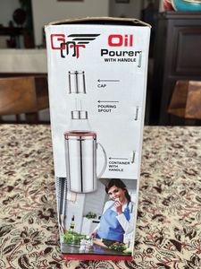 Stainless Steel Oil Pourer with Handle