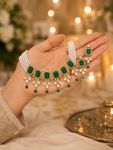 Elegant Emerald &amp; Pearl Choker Set