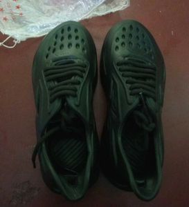 Black GIGANT Fashion Sneakers