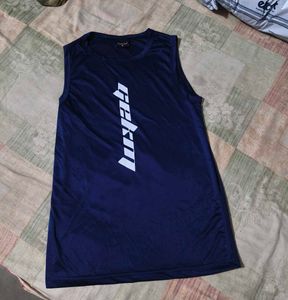 combo graphic vest