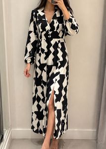Chic Geometric Print Maxi Dress