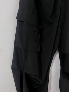 black cargo polyester bottom