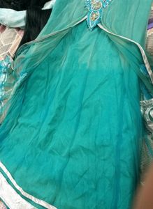 Beautiful 😍 Net Gown With Baloon Astin In ₹299