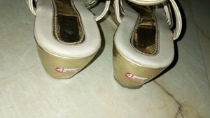 Childern's Golden Wedges