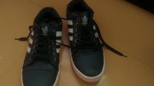 Adidas Sports Shoe (unisex)