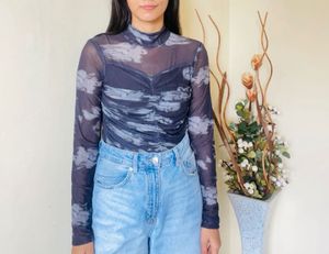 Mesh long sleeves top