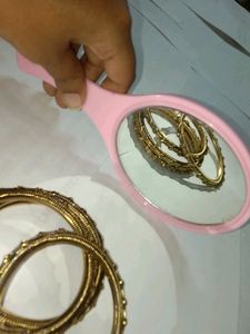 Mirror With Handle In Pink Colour
