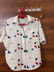 Chic Graphic Print Button-Down Shirt