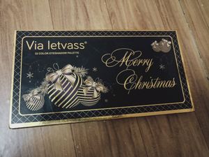 Its New Merry Christmas 32 Color Eyeshadow Palette