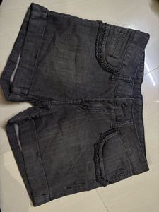 Stylish Denim Shorts with Embellished Pockets