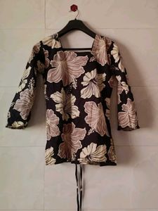 Floral Print Tie-Back Top