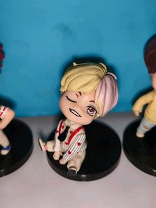 little mini bangtan figurines