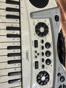 piano and flying disk