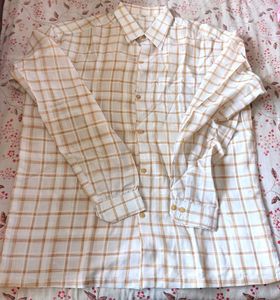 formal yet versatile full-sleeve button-shirt.