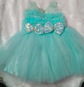 Baby Girl Beautiful Gown 😍 9 To 12 Month