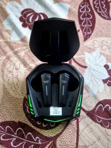 Gaming Wireless Earbuds with Charging Case