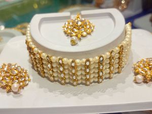 Elegant Pearl & Kundan Jewellery Set