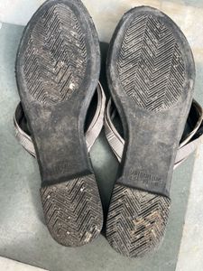 Stylish Black Flip-Flop Sandals
