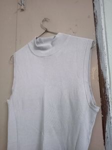 Cut Sleeve Half Turtle Neck Top