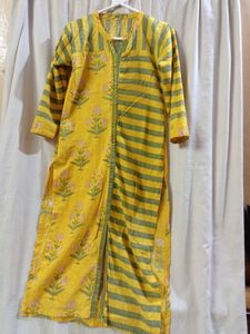 Beautiful Front Slit Kurti