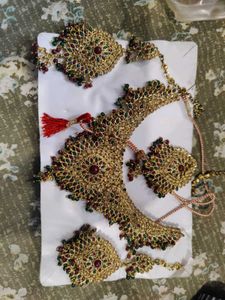 Exquisite Kundan Jewellery Set