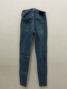 Levi’s Straus Super Skinny Jean Waist 26