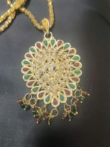 #Brandnew#necklace#golden#pendant#minakari#elegant#traditional#ethnic#beautiful#redgreenwhitestones