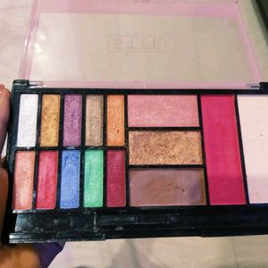Eyeshadow pallet