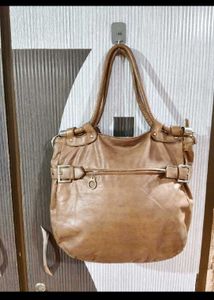 Stylish Tan Leather Shoulder Bag