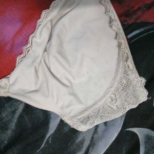 Comfortable🅰️ Everyday Bra with Lace Trim